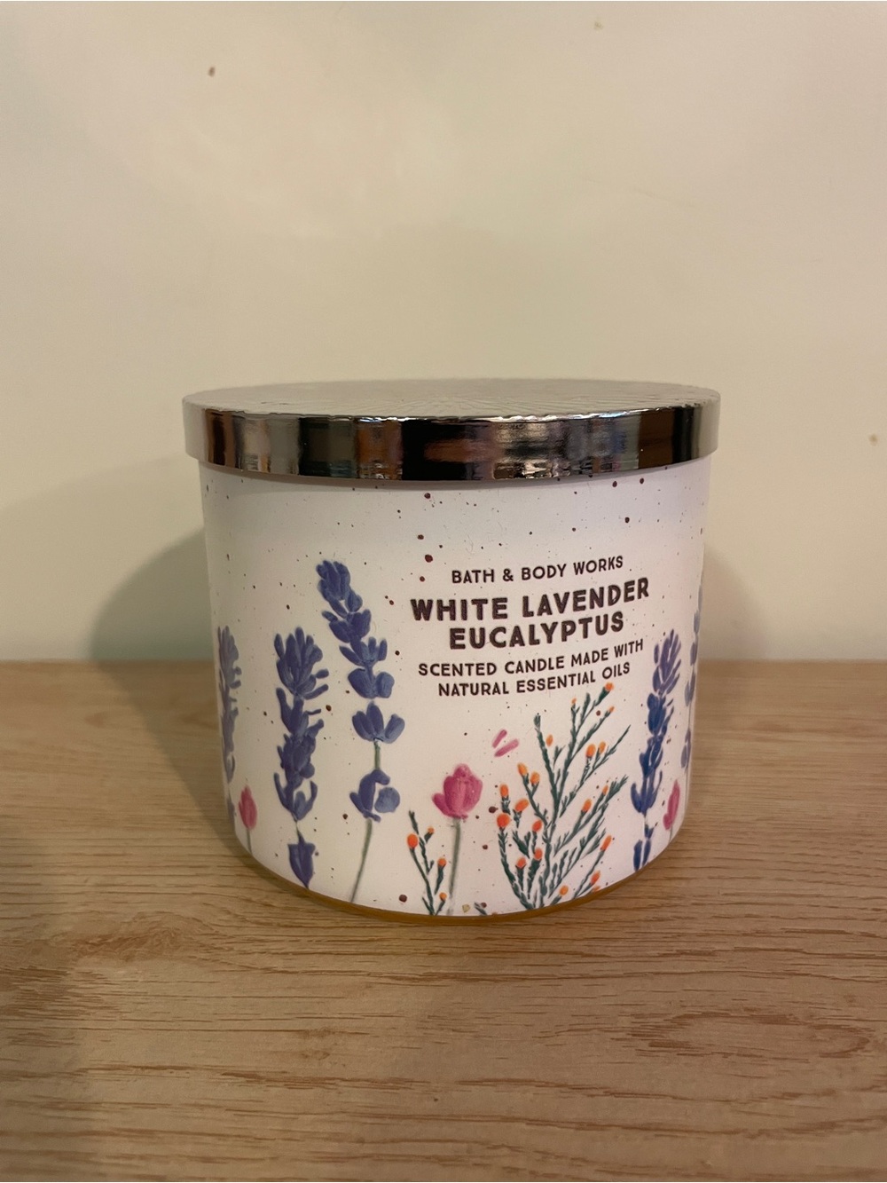 Bath & Body Works White Lavender Eucalyptus 3 Wick Scented Candle NEW